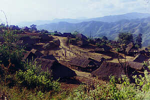 Akha hill tribe village, Chiang Rai Province, Northern Thailand  (15.5 K)