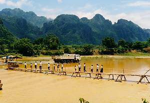Laos Discovery Tour (Siam Sun Tous, Chiangmai, Northern Thailand) lao702_5.jpg (12034 Byte)