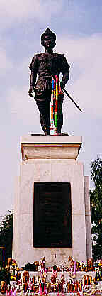 Mengrai-Statue in Chiang Rai  (10.2 K)