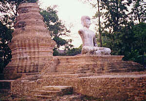 Wat Roi Kho, Muang Chiang Saen, Chiang Rai  (14.6 K)
